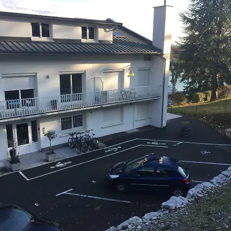 Pause Detente Sur La Port Du Bourget Du Lac Le Bourget-du-Lac Exterior photo